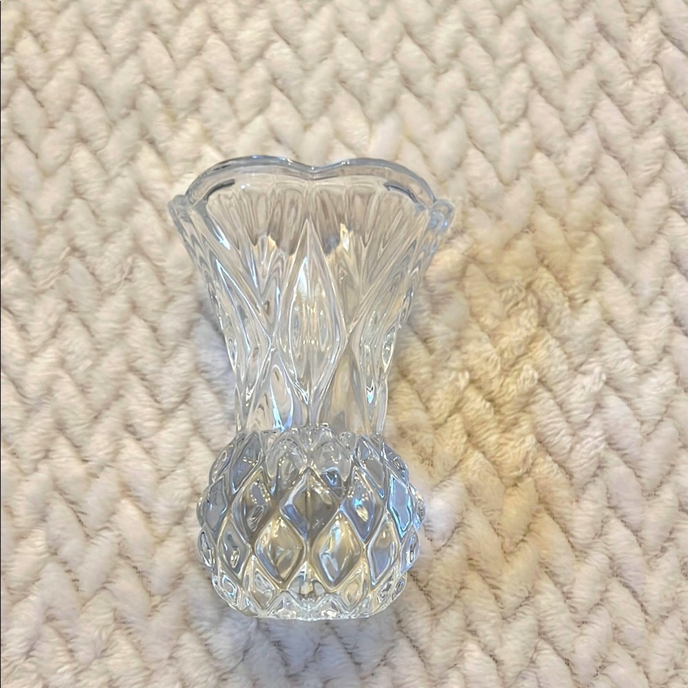 Vintage Elegant Clear Glass Posey Bud Vase Scallop Top Fans & Diamond Design